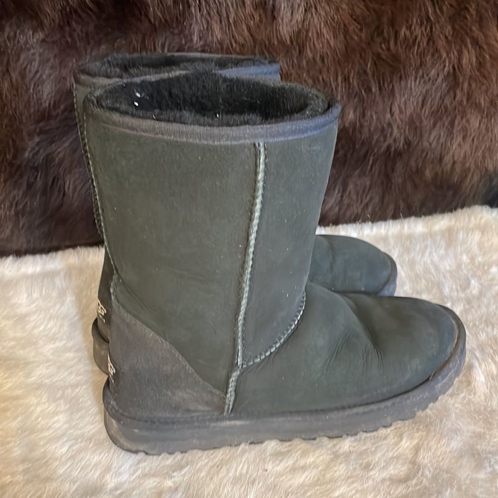 UGG BOOTS 8 (5305) - Picture 5 of 8